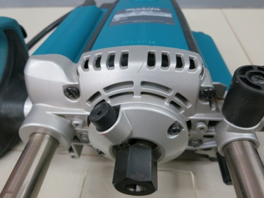 ลดราคา-เครื่องเซาะร่องไม้ Makita RP1801F 1,650w. ของแท้ ญี่ปุ่น สภาพใหม่