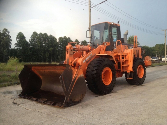 รถตักล้อยาง DOOSAN รุ่น MEGA 300V
