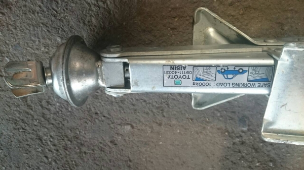 แม่แรงสะพานรุ่นมีตัวทดผ่อนน้ำหนัก Toyota สินค้าจากญี่ปุ่น