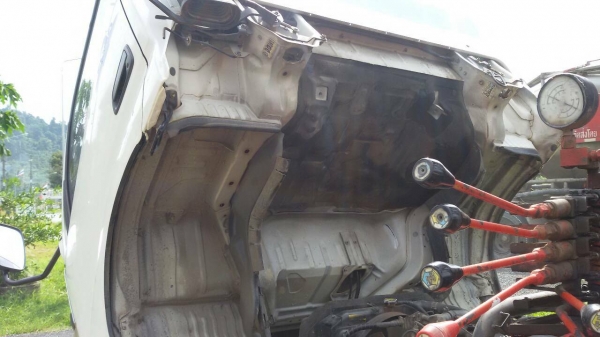 ขาย 6 ล้อฮีโน่ 120 แรง เครน 3.3 ตัน ปี 2546 สภาพเดิม จัดแนนท์ได้ครับ  สนใจติดต่อได้ 081-9420141  ,  081-5715326