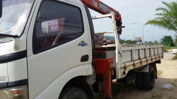 ขาย 6 ล้อฮีโน่ 120 แรง เครน 3.3 ตัน ปี 2546 สภาพเดิม จัดแนนท์ได้ครับ  สนใจติดต่อได้ 081-9420141  ,  081-5715326