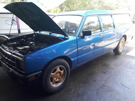 ขายถูกรถ อีซูซุ แวน 4 ประตู