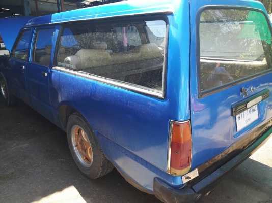 ขายถูกรถ อีซูซุ แวน 4 ประตู