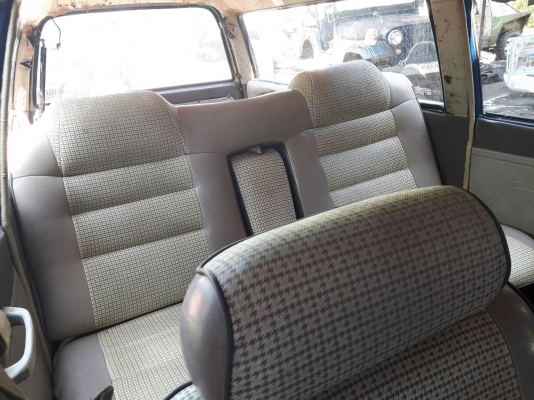 ขายถูกรถ อีซูซุ แวน 4 ประตู