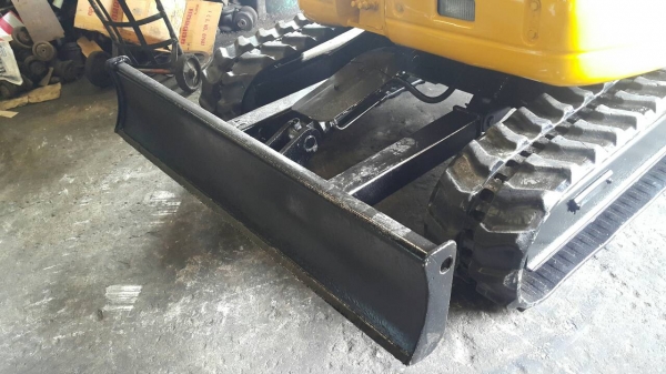 ขาย รถขุด MITSUBISHI รุ่น MM30SR หัวเก๋ง มือสองญี่ปุ่น แทร็กยางใหม่ สลักแน่น ทั้งคัน ทำสี CATERPILLAR เพื่อความสวยงาม เท่านั้น มือถือ/LINE ID : 0818753444 ขาย รถขุด MITSUBISHI รุ่น MM30SR หัวเก๋ง มือสองญี่ปุ่น แทร็กยางใหม่ สลักแน่น ทั้งคัน ทำสี CATERPILLAR เพื่อความสวยงาม เท่านั้น มือถือ/LINE ID : 0818753444