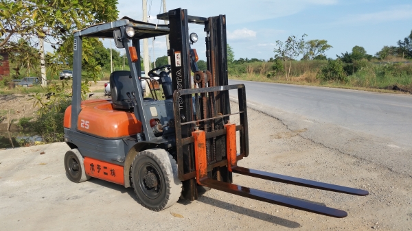 ขายด่วนรถยก TOYOTA 6FGยก2.5ตันทูฟรีงายาวๆเสาสูง3เมตรยางตันหน้าหลังรถนอกนำเข้ายังไม่เคยใช้งานในเมืองไทยเลย=รุ่นใหม่ขายถูกๆๆ ขายด่วนรถยก TOYOTA 6FGยก2.5ตันทูฟรีงายาวๆเสาสูง3เมตรยางตันหน้าหลังรถนอกนำเข้ายังไม่เคยใช้งานในเมืองไทยเลย=รุ่นใหม่ขายถูกๆๆ