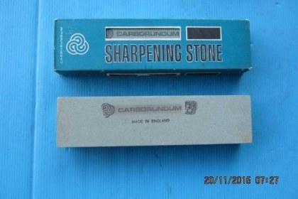 ขายหินลับมีดตราคนป่าอังกฤษแท้เก่าเก็บ Made in England.