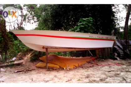 เรือไฟเบอร์ 13 ฟุ๊ต มีห้องปลาเป็น ขายถูกๆ