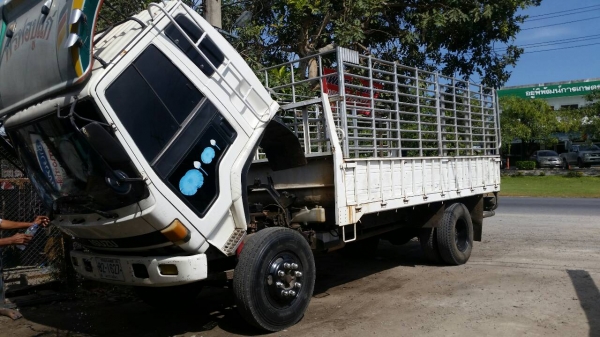 รถหกล้อ ร็อค รถห้าง เครื่อง6 BG1 ฝาส้ม 185 แรง ยางใหม่ 6 เส้น เครื่องดีไม่มีไอ คันซีสวยมาก พวงมาลัยเพาเวอร์ เบรกจิฟฟี่ แอร์เย็น รถพร้อมใช้งาน เอกสารพร้อมโอน รถหกล้อ ร็อค รถห้าง เครื่อง6 BG1 ฝาส้ม 185 แรง ยางใหม่ 6 เส้น เครื่องดีไม่มีไอ คันซีสวยมาก พวงมาลัยเพาเวอร์ เบรกจิฟฟี่ แอร์เย็น รถพร้อมใช้งาน เอกสารพร้อมโอน