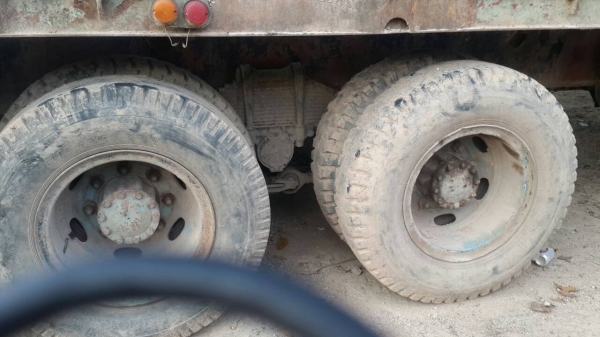 รถอีซูซุ 10 ล้อ ท้ายลาด เปลื่ยนเครื่อง 240 แรงม้า.    สนใจติดต่อ  081 - 6079515