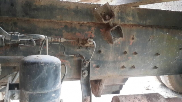 รถอีซูซุ 10 ล้อ ท้ายลาด เปลื่ยนเครื่อง 240 แรงม้า.    สนใจติดต่อ  081 - 6079515