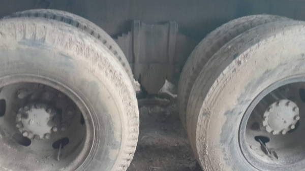 รถอีซูซุ 10 ล้อ ท้ายลาด เปลื่ยนเครื่อง 240 แรงม้า.    สนใจติดต่อ  081 - 6079515