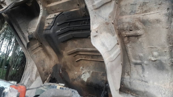 รถอีซูซุ 10 ล้อ ท้ายลาด เปลื่ยนเครื่อง 240 แรงม้า.    สนใจติดต่อ  081 - 6079515