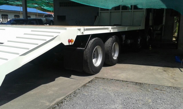 รถฮีโน่ 12 ล้อ ท้ายลาด ( เปอร์เฟีย. )  320 แรงม้า. ปี 53    สนใจติดต่อ  081 - 6079515