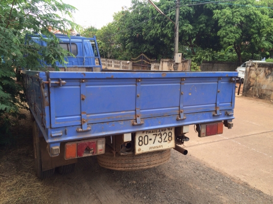 ขายด่วน  รถหกล้อ  ISUZU  NKR 130 ปี 44 สภาพดีมาก  พร้อมใช้งาน  เอกสารพร้อม