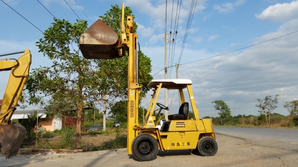 ขายด่วนรถยกดีเซลKOMATSU 2.0ตัน เสาสูง3เมตรงากะดกมีกะบะแถมให้ยางหน้าคู้รถนอกนำเข้ายังไม่เคยใช้งานในเมืองไทยเลยรถพร้อมใช้ขายถูก ขายด่วนรถยกดีเซลKOMATSU 2.0ตัน เสาสูง3เมตรงากะดกมีกะบะแถมให้ยางหน้าคู้รถนอกนำเข้ายังไม่เคยใช้งานในเมืองไทยเลยรถพร้อมใช้ขายถูก