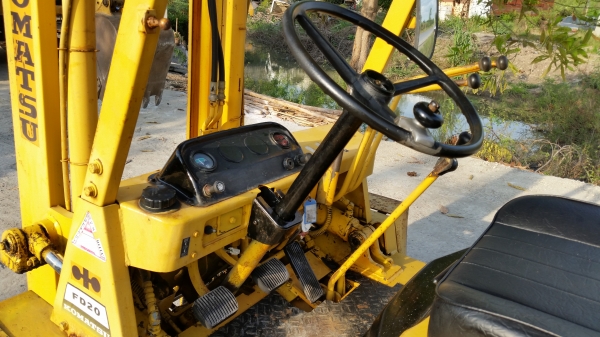 ขายด่วนรถยกดีเซลKOMATSU 2.0ตัน เสาสูง3เมตรงากะดกมีกะบะแถมให้ยางหน้าคู้รถนอกนำเข้ายังไม่เคยใช้งานในเมืองไทยเลยรถพร้อมใช้ขายถูก ขายด่วนรถยกดีเซลKOMATSU 2.0ตัน เสาสูง3เมตรงากะดกมีกะบะแถมให้ยางหน้าคู้รถนอกนำเข้ายังไม่เคยใช้งานในเมืองไทยเลยรถพร้อมใช้ขายถูก