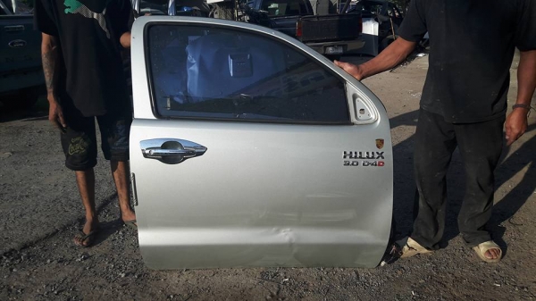 ขายประตูVigo อุปกรณ์ครบๆ 9500 โทร0805669540