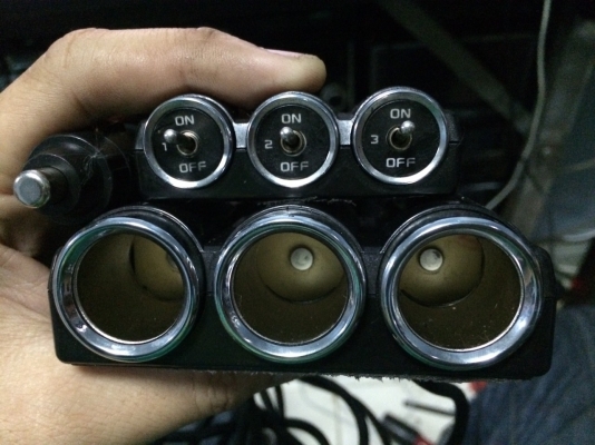 ที่ต่อจุดช่องบุหรี่ 3ช่อง มีสวิตปิดเปิด สายไฟเส้นใหญ่ มือ2 ญี่ปุ่น