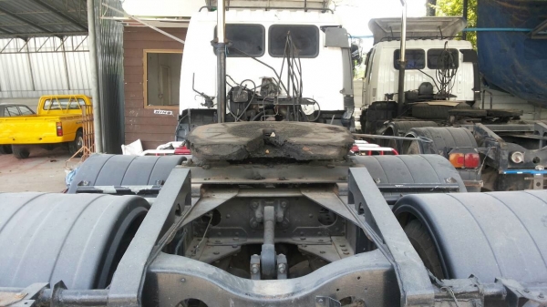 รถอีซูซุ 10 ล้อ หัวลาก FM3M 240 แรงม้า. ปี 39.  ( มีขาย 3 คัน. )   สนใจติดต่อ  081 - 6079515