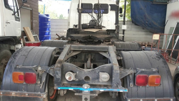 รถอีซูซุ 10 ล้อ หัวลาก FM3M 240 แรงม้า. ปี 39.  ( มีขาย 3 คัน. )   สนใจติดต่อ  081 - 6079515