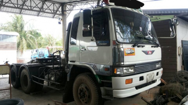 รถอีซูซุ 10 ล้อ หัวลาก FM3M 240 แรงม้า. ปี 39.  ( มีขาย 3 คัน. )   สนใจติดต่อ  081 - 6079515