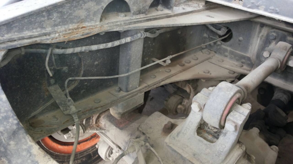 รถอีซูซุ 10 ล้อ หัวลาก FM3M 240 แรงม้า. ปี 39.  ( มีขาย 3 คัน. )   สนใจติดต่อ  081 - 6079515