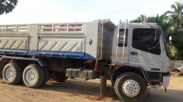 รถอีซุซุ 10 ล้อดั้ม FXZ 270 แรงม้า ปี 39.   สนใจติดต่อ  081 - 6079515