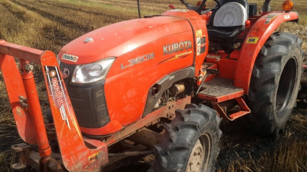 ขาย รถไถนา 3608  1200 ชม. อุปกรณ์ครบ   3. ชิ้น ใบดัน+โร + ผานพรวน. สวยๆ 260,000 บาท