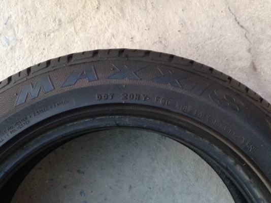 ยาง MAXXIS 195-55-15 ปี 14 2 เส้น 1600 ไม่ควรพลาด สภาพสวยๆไม่บวมไม่กินข้างดอกยางเหลือเยอะเอาไปวิ่งกันใด้อีกยาวค่ะ