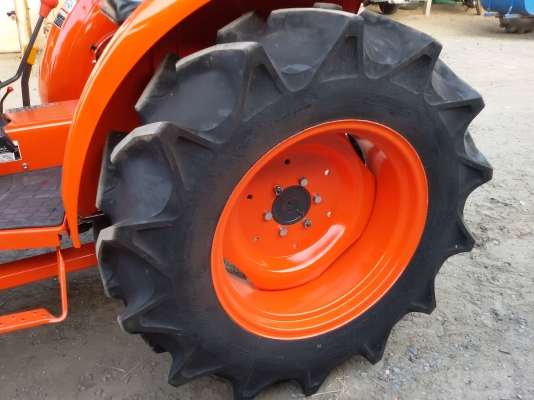 ปัญญาแทรคเตอร์..จัดมาให้ครับ ด่วน!!!คูโบต้า L3608 พร้อมใบมีดคานบน พร้อมผาน6 ตราช้าง ยางหลังใหม่ จัดส่ง อ.โพทะเล จ.พิจิตร