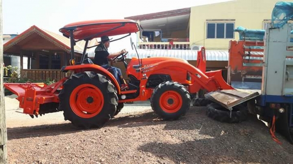 ปัญญาแทรคเตอร์..จัดมาให้ครับ ด่วน!!!คูโบต้า L3608 พร้อมใบมีดคานบน พร้อมผาน6 ตราช้าง ยางหลังใหม่ จัดส่ง อ.โพทะเล จ.พิจิตร