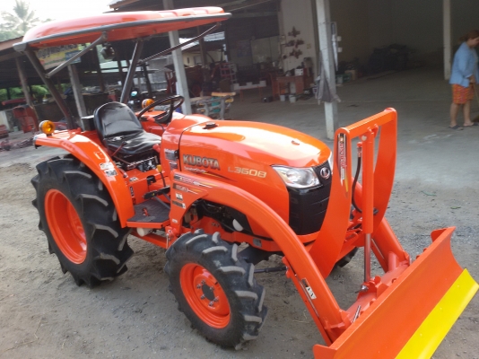 ปัญญาแทรคเตอร์..จัดมาให้ครับ ด่วน!!!คูโบต้า L3608 พร้อมใบมีดคานบน พร้อมผาน6 ตราช้าง ยางหลังใหม่ จัดส่ง อ.โพทะเล จ.พิจิตร