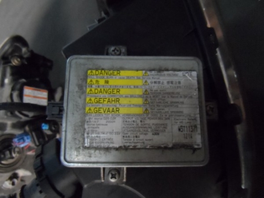 ขาย ไฟหน้ารถยนต์ ซีนอล มาสด้า 323 โปทีเจ้ Mazda 323 Protege xenon ของแท้นำเข้าจากญี่ปุ่น