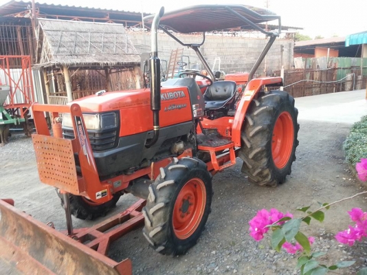 นางฟ้าออกจากไร่มัน....คูโบต้า L4508 DI ผลิต JAPAN ใบมีดดันหน้าตราช้าง