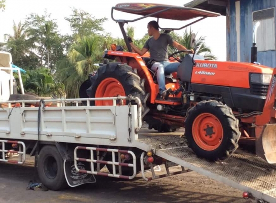 นางฟ้าออกจากไร่มัน....คูโบต้า L4508 DI ผลิต JAPAN ใบมีดดันหน้าตราช้าง