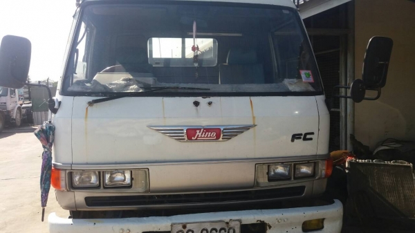 หกล้อ ฮีโน่ FC120ซุปเสีย เครืองดี แคชชีสวยมากๆ ยาว 5.50ม สภาพดีสวยพร้อมใช้ ทะเบียนพร้อมโอน ราคา 328,000บ ราคาเบาๆ