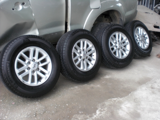 ขายล้อแมกซ์ 6 รูพร้อมยางมิชลิน