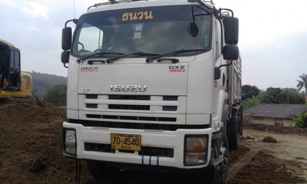 ขายด่วน !!!รถ 10 ล้อพ่วง Isuzu ปี 2553 ดั๊มสามมิตร + ลำโพง 360 แรงม้า ขาย 2,400,000 (ติดต่อ ธวัชชัย 086-1173074)