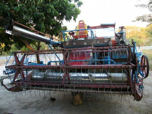 ขายรถเกี่ยวนวดข้าวด่วน