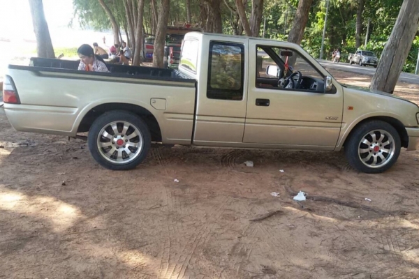 Isuzu SLX ดราก้อนอาย