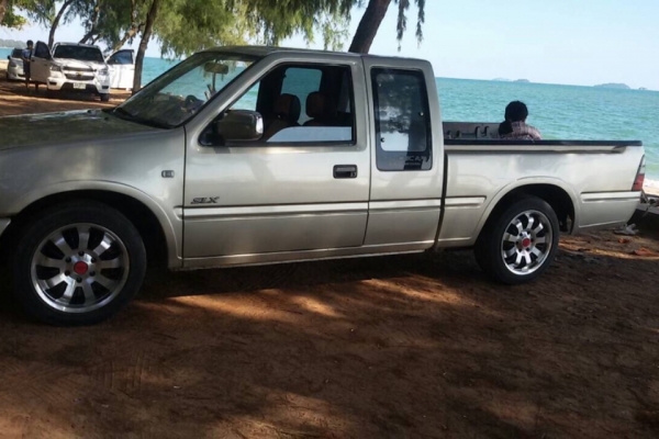 Isuzu SLX ดราก้อนอาย