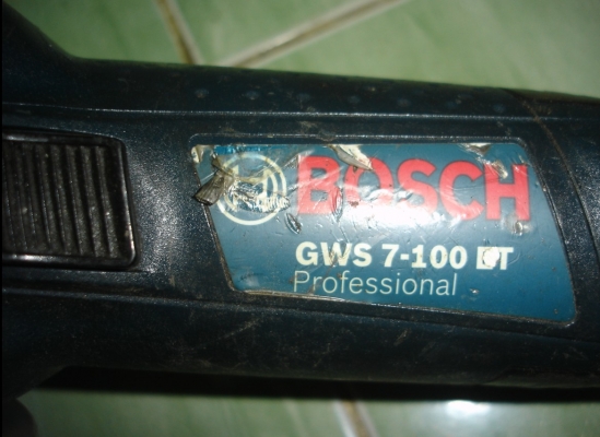 ขายเครื่องเจียรไฟฟ้า 4 นิ้ว 720 วัตต์ BOSCH รุ่น GWS 7-100 ETปรับรอบได้6สปีด