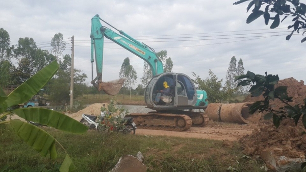 ขายรถขุดแบ็คโค โกเบลโก้sk120-5มาร์คไฟว์ซุปเปอร์ เก่านอก4ปี ทำงานน้อยหมื่น ชม. บูมสวยเดิม เอวแน่น เครื่องแน่นพร้อมทำงาน บูชสลักอัดใหม่ โซ่ใหม่ บุ้งกี้ใหม่