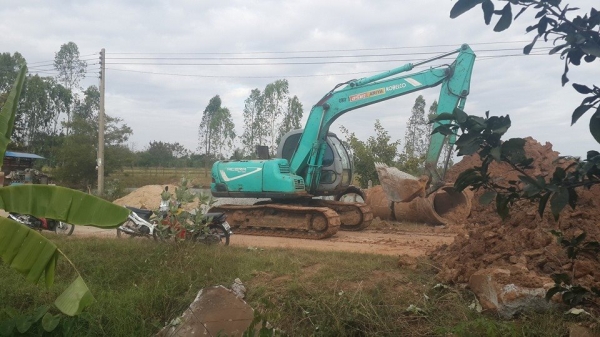 ขายรถขุดแบ็คโค โกเบลโก้sk120-5มาร์คไฟว์ซุปเปอร์ เก่านอก4ปี ทำงานน้อยหมื่น ชม. บูมสวยเดิม เอวแน่น เครื่องแน่นพร้อมทำงาน บูชสลักอัดใหม่ โซ่ใหม่ บุ้งกี้ใหม่