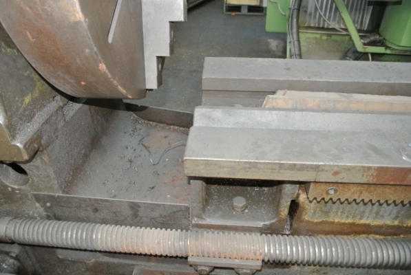 เครื่องกลึง ผ่านป้อมมีด 580 ม.ม. ยันศูนย์ 6 เมตร เครื่องกลึง ผ่านป้อมมีด 580 ม.ม. ยันศูนย์ 6 เมตร