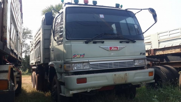 ขาย10ล้อ HINO 3H 220 เครื่องEM100 แชชซีสวย กระบะ3มิตร แชชซีสวย เครื่องดีพร้อมวิ่งงาน