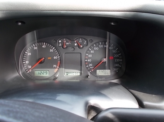 VOLKSWAGEN CARAVELLE V6 ขายไม่แพง รถไม่เคยชน เบาะvip2แถว