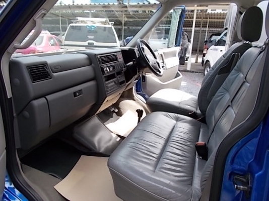 VOLKSWAGEN CARAVELLE V6 ขายไม่แพง รถไม่เคยชน เบาะvip2แถว