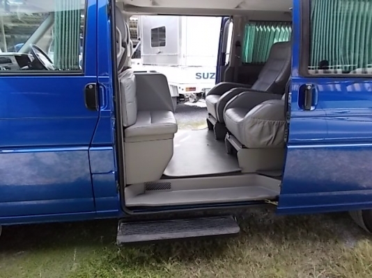 VOLKSWAGEN CARAVELLE V6 ขายไม่แพง รถไม่เคยชน เบาะvip2แถว